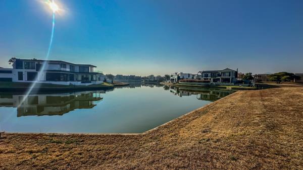 1 003 m² Land