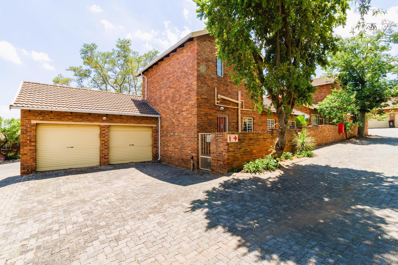 3 Bedroom Townhouse in Wilgeheuwel