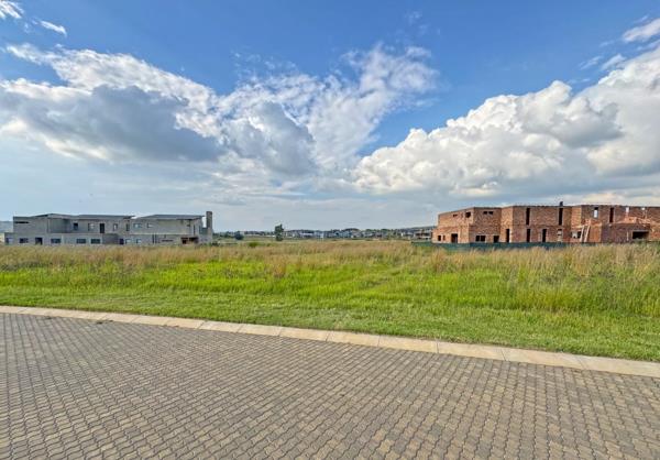 1 165 m² Land