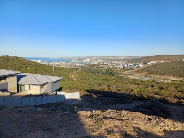 650 m² Land