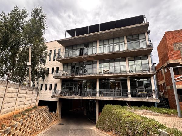 144  m² Commercial space