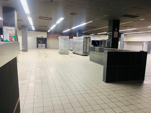 1 383 m² Retail Space