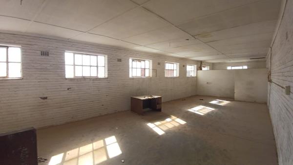 100  m² Commercial space