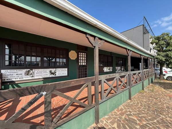 689  m² Commercial space