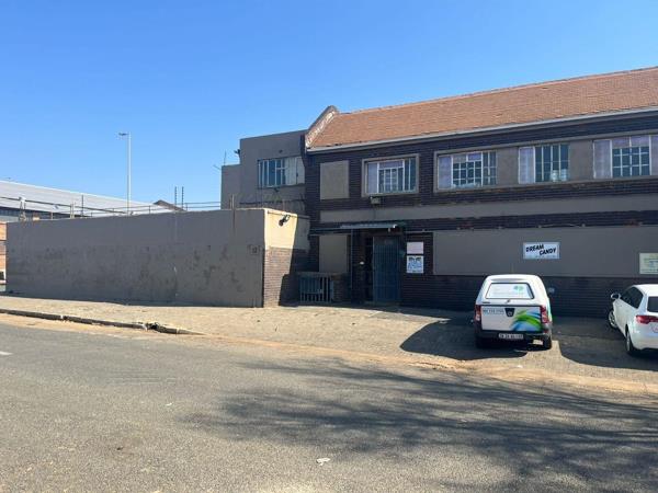 900  m² Industrial space