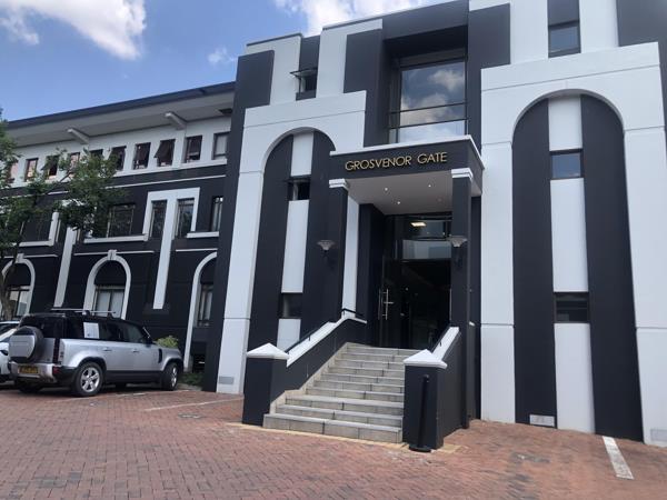 194  m² Commercial space