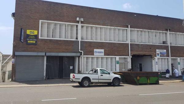 1 300  m² Industrial space