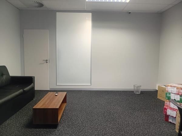 242  m² Commercial space