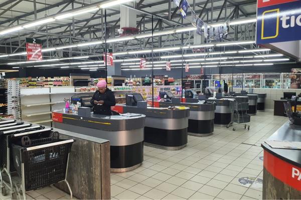 1 217  m² Commercial space