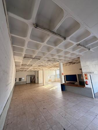 373  m² Industrial space