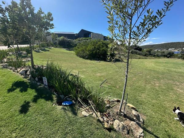 1 185 m² Land