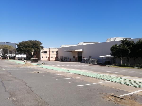 11 924  m² Commercial space