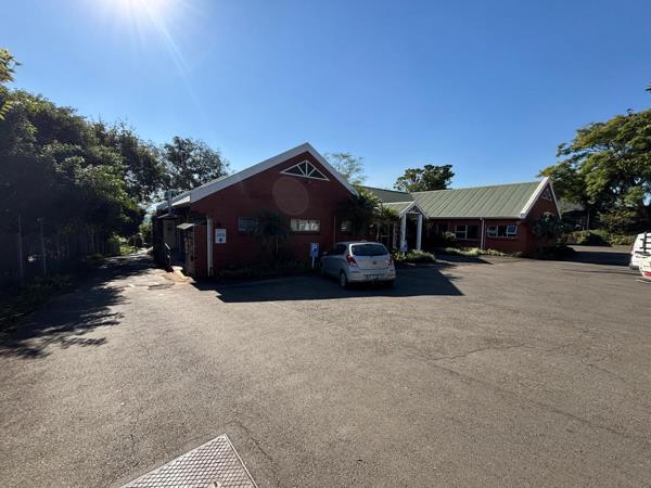 911  m² Commercial space