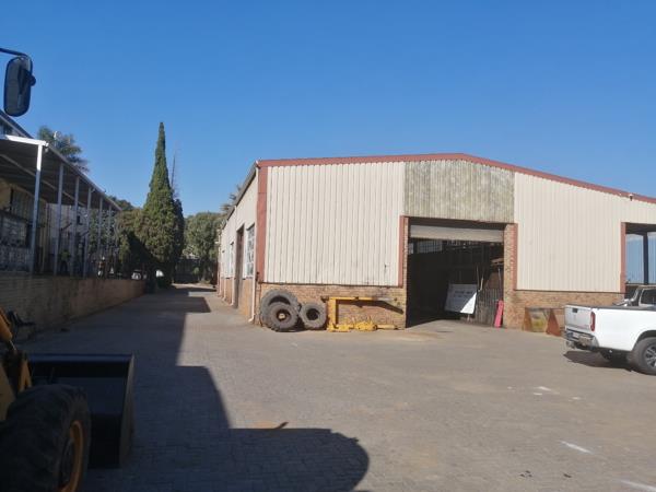 700  m² Commercial space