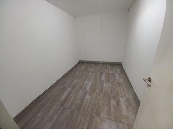 62  m² Commercial space