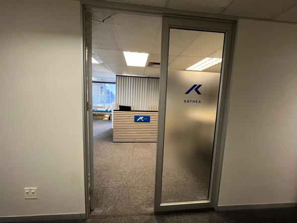 76.2  m² Commercial space