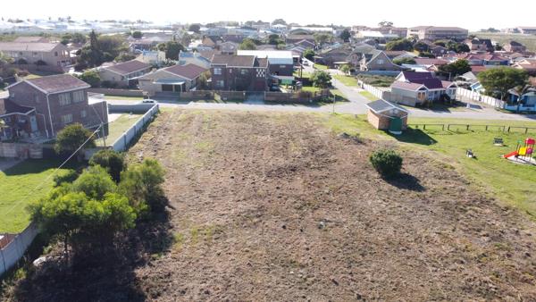 2 450 m² Land