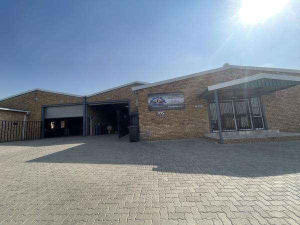 1 000  m² Commercial space