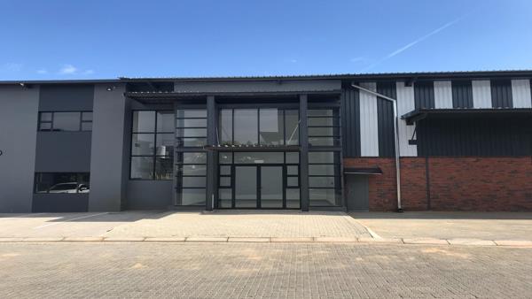 902  m² Industrial space