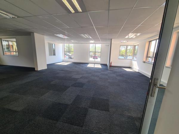 135  m² Commercial space