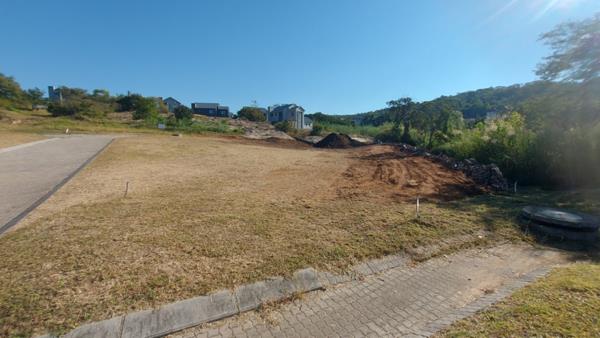1 056 m² Land
