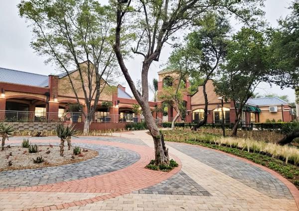 180  m² Commercial space