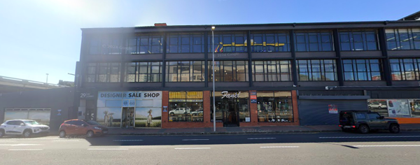 230  m² Commercial space