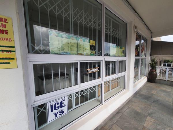 220  m² Commercial space