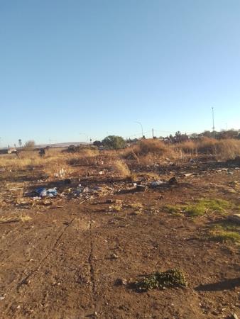 3 600 m² Land