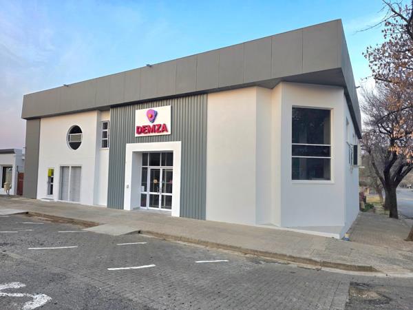 785  m² Commercial space