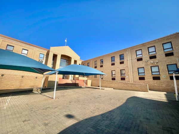 350  m² Commercial space