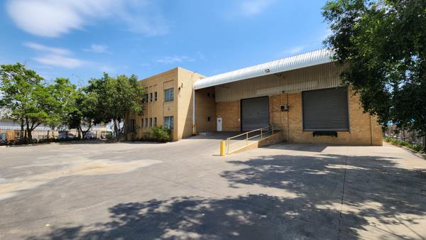 1 235  m² Industrial space
