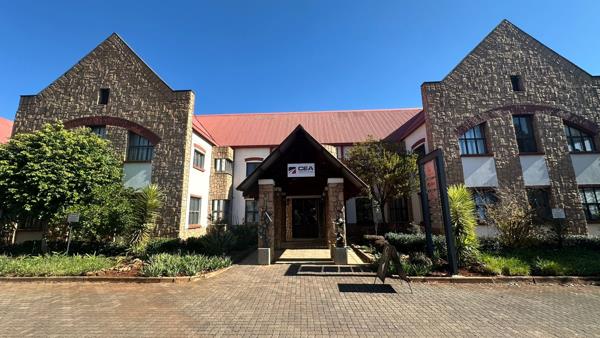 1 765  m² Industrial space