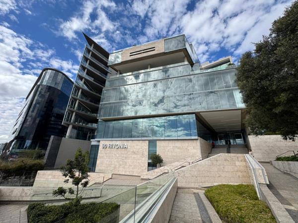 242 m² Commercial space