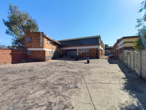 1 500  m² Industrial space