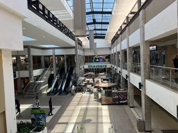 144  m² Commercial space