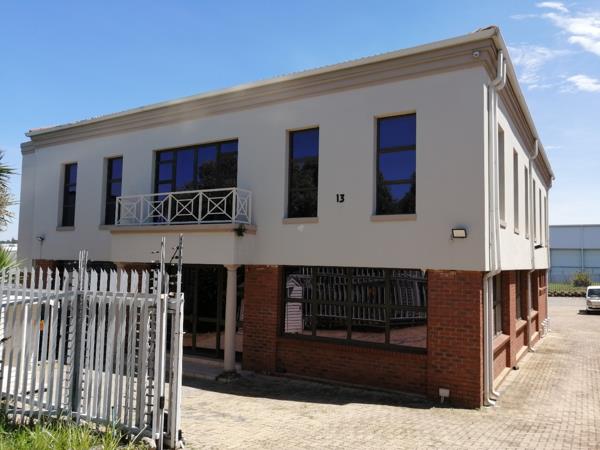 1 600  m² Commercial space