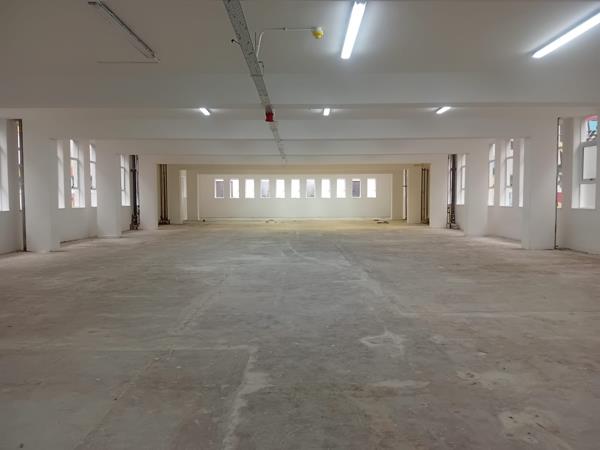 663  m² Commercial space