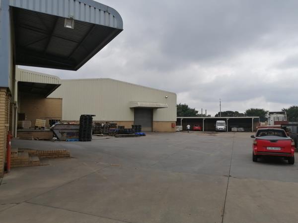 2 718  m² Commercial space