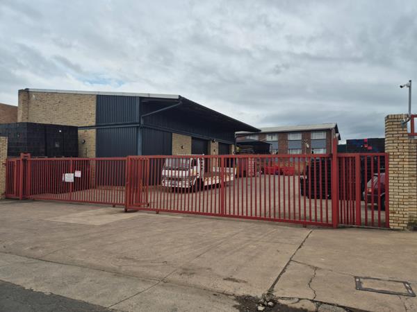 1 000  m² Commercial space