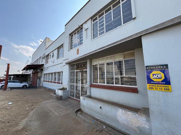 1 040  m² Industrial space