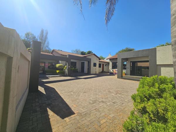 359  m² Commercial space