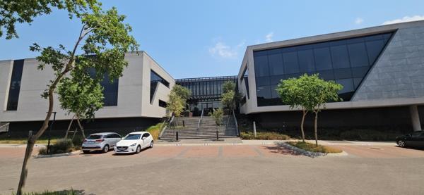 389  m² Commercial space