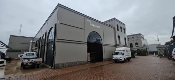 593  m² Industrial space