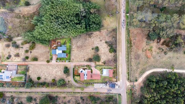 3 000 m² Land