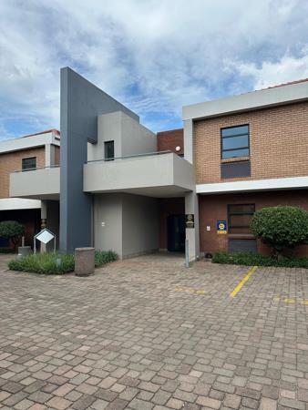 211  m² Commercial space