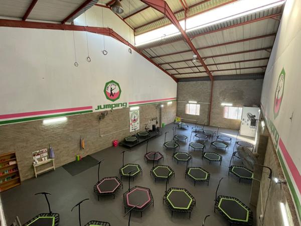 290  m² Industrial space