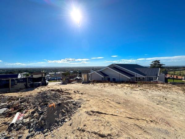 615 m² Land