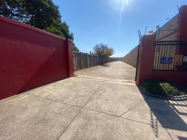 6 700  m² Industrial space