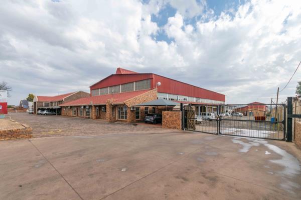 2 400  m² Commercial space